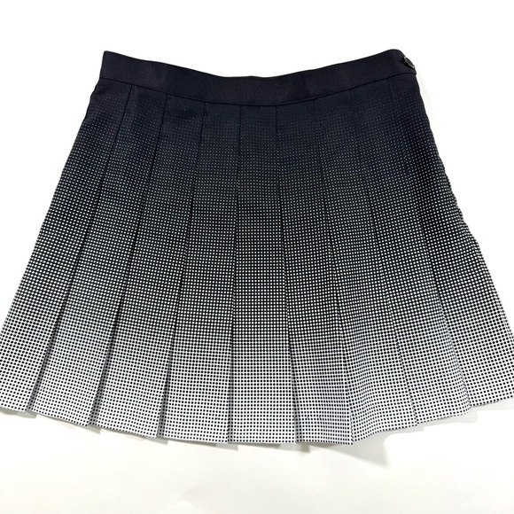 New American Apparel Mini Pleat Skirt Grandient Ombre Black White - Picture 2 of 7